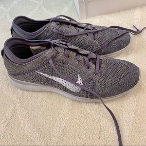 Nike women’s silver sparkle flyknit